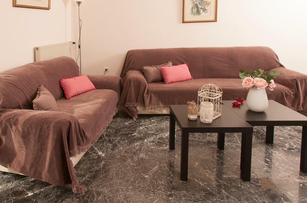 Relaxing Appt. Into The Heart Of Historical Center Appartement Kalamáta Buitenkant foto